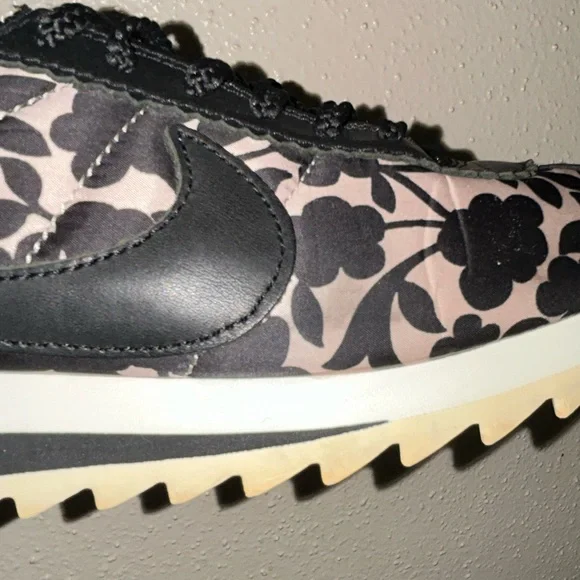 Nike Cortez Sneakers - Picture 3 of 11